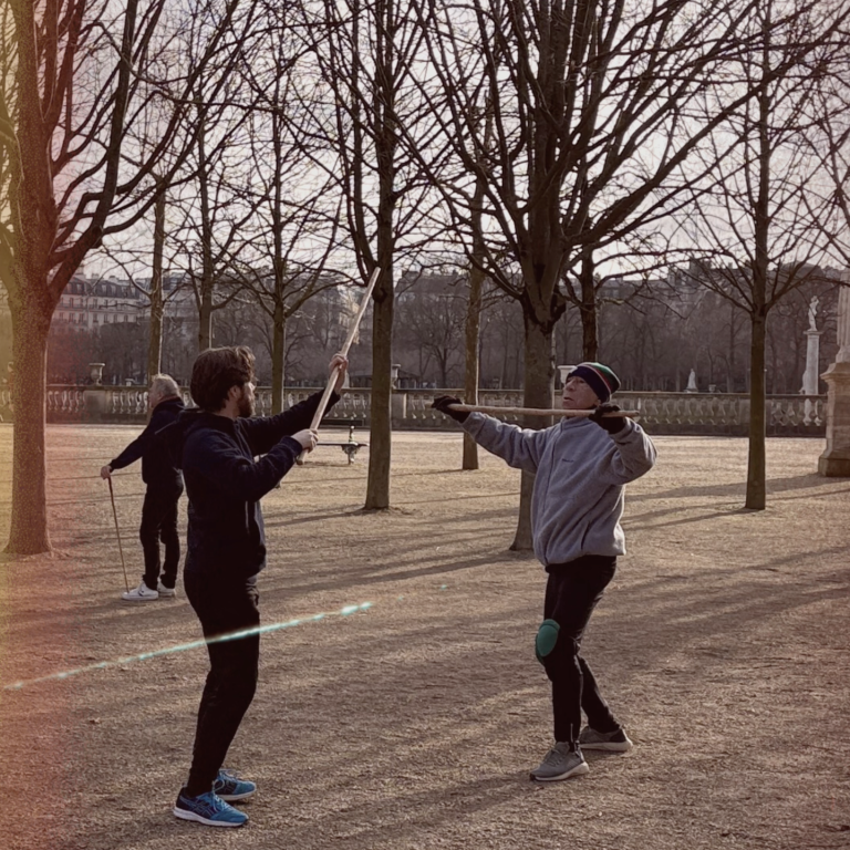Canne de combat dans le Jardin du Luxembourg
